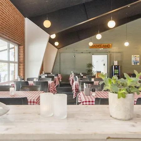 In A Centre- Type 12 בלבאנד