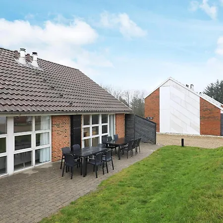 In A Centre- Type 12 בית נופש בלבאנד