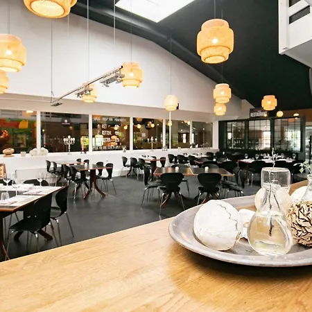 In A Centre- Type 12 בלבאנד