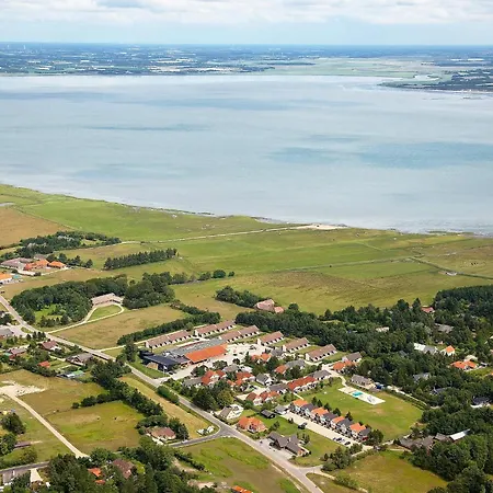 In A Centre- Type 12 בית נופש *